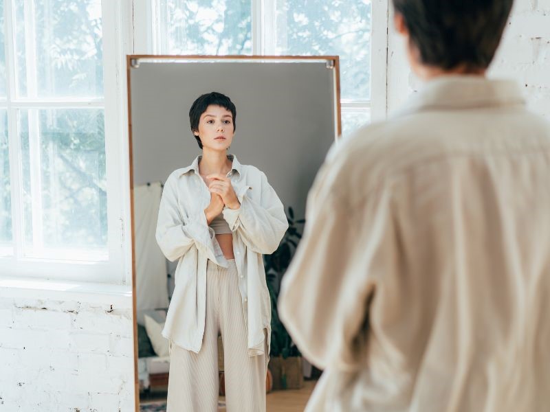 Avoid wearing tight clothing for Folliculitis