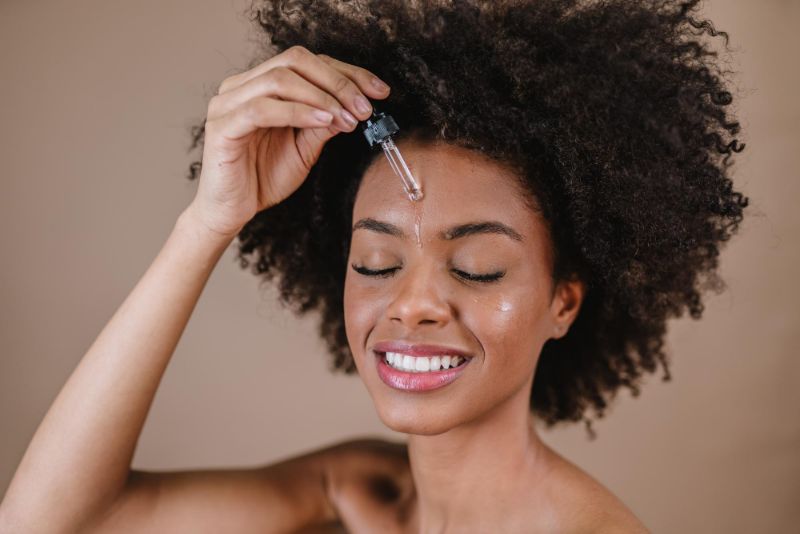 use moisturizer summer skincare tips