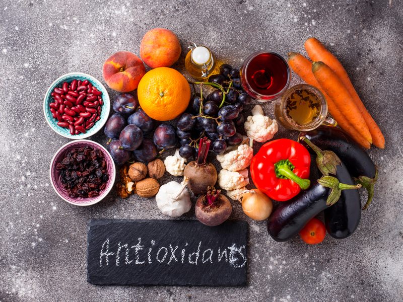 Antioxidant-rich diet in managing acne