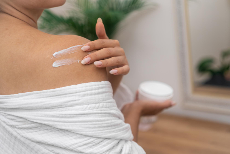 Moisturizing skin for psoriasis